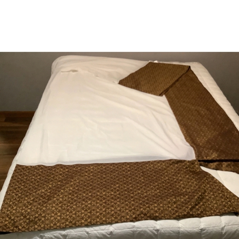 Croscill Galleria Red Gold Patchwork Jacquard Queen Size Bed Skirt